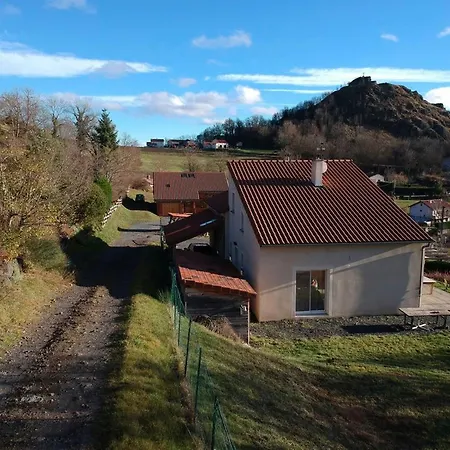 Cosy Avec Terrasse Et Jardin Proche Puy-en-velay - Fr-1-582-526 *